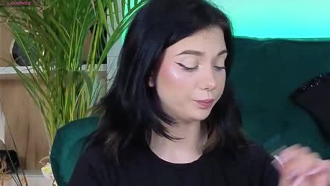 Snapshot of averywillow chatting on 11-02-25, 07:55 AveryWillow online show from 11-02-25, 07:55