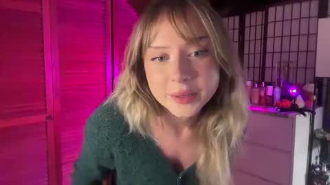 Avery  online show from 11-06-25, 01:50