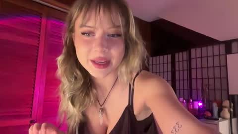 Avery  online show from 11-08-25, 10:30