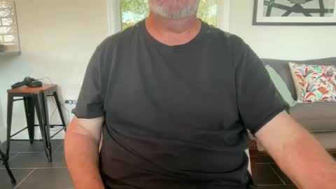 Snapshot of avgdiver chatting on 10-25-25, 12:34 avgdiver online show from 10-25-25, 12:34