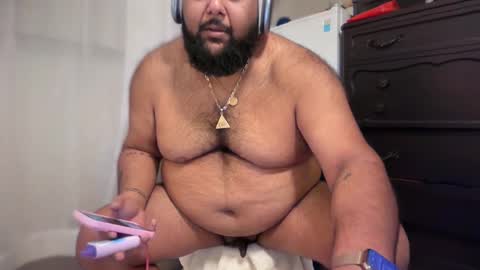 Snapshot of avithesecretary chatting on 11-02-25, 10:06 Indianchub online show from 11-02-25, 10:06