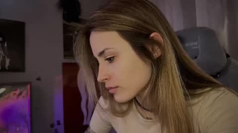 Snapshot of aviva_faith chatting on 03-04-25, 01:23 Aviva online show from 03-04-25, 01:23