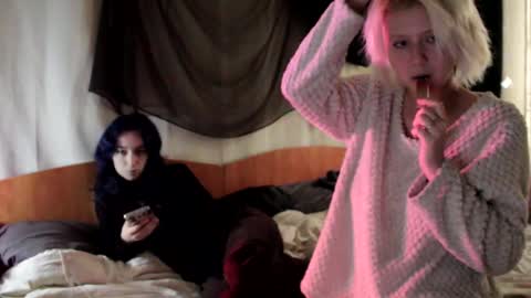 Snapshot of avny_loki chatting on 10-11-25, 08:02 Avny online show from 10-11-25, 08:02