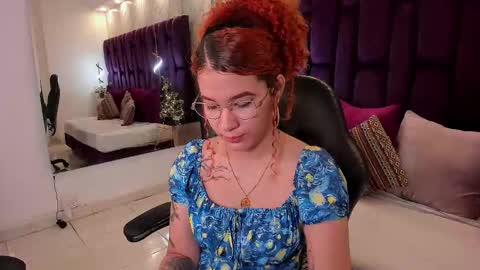 Avril  online show from 11-27-25, 11:45