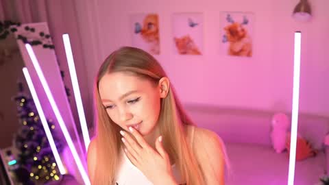 Snapshot of avroramy chatting on 01-23-25, 05:31 Avrora online show from 01-23-25, 05:31