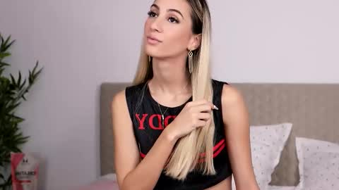 awalynch online show from 10-15-25, 03:28