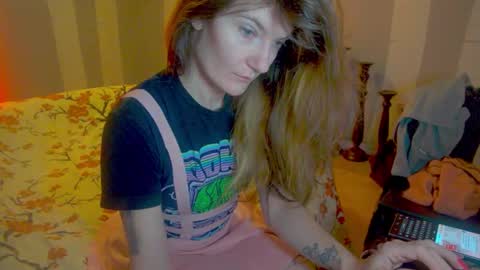 awesomeblossommm online show from 01-07-26, 07:38