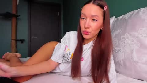 Snapshot of awgustina_sweetheart22 chatting on 02-09-25, 09:47 Awgustina online show from 02-09-25, 09:47