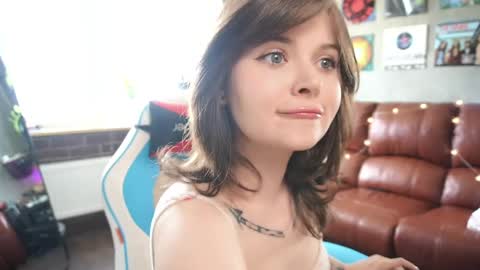 Snapshot of awondrr chatting on 05-02-26, 10:20 Alice online show from 05-02-26, 10:20