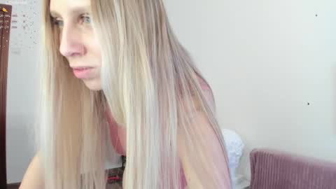 Emily online show from 01-08-25, 01:42