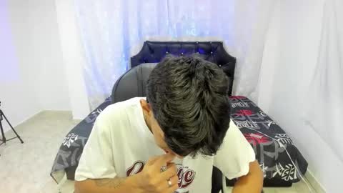 Axel online show from 10-23-25, 11:42