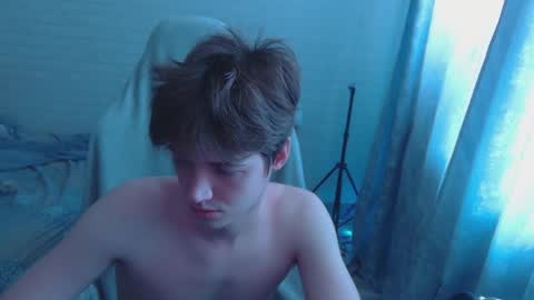 Snapshot of axel_0ne chatting on 05-07-26, 05:35 axel_0ne online show from 05-07-26, 05:35
