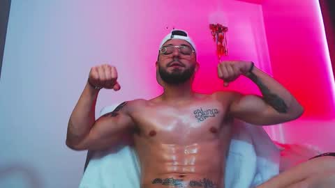 Independiente Model online show from 10-30-25, 02:51