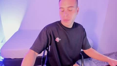 Snapshot of axel__fierro chatting on 04-19-26, 08:00 axel__fierro online show from 04-19-26, 08:00
