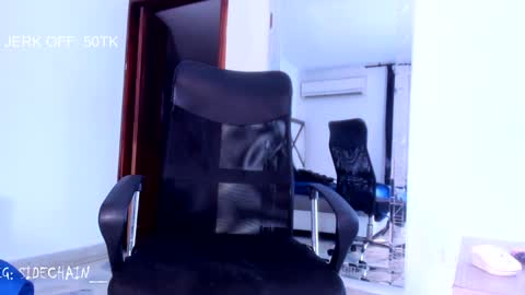 Snapshot of axel_cifer chatting on 01-21-25, 09:36 Axel cifer online show from 01-21-25, 09:36