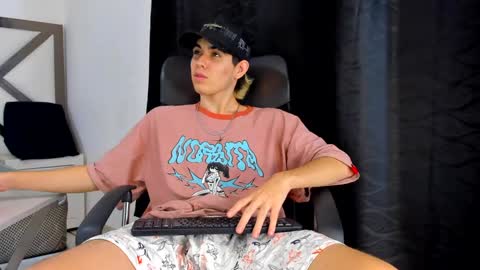 Snapshot of axel_cifer chatting on 01-30-25, 08:10 Axel cifer online show from 01-30-25, 08:10