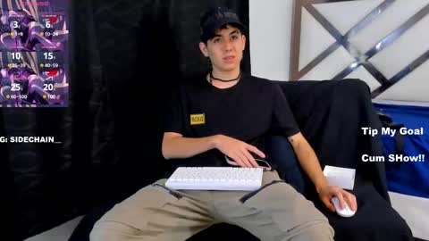 Snapshot of axel_cifer chatting on 03-08-25, 10:34 Axel cifer online show from 03-08-25, 10:34