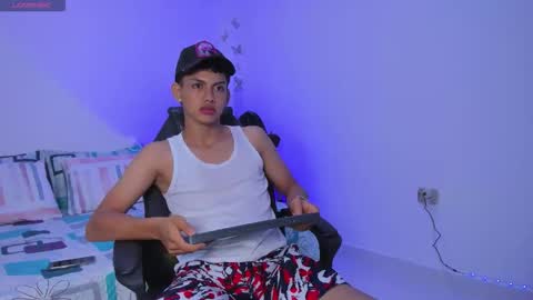 Snapshot of axel_cody_ chatting on 10-25-25, 11:40 AXEL online show from 10-25-25, 11:40