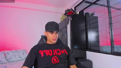 Snapshot of axel_cody_ chatting on 01-10-26, 03:25 AXEL online show from 01-10-26, 03:25