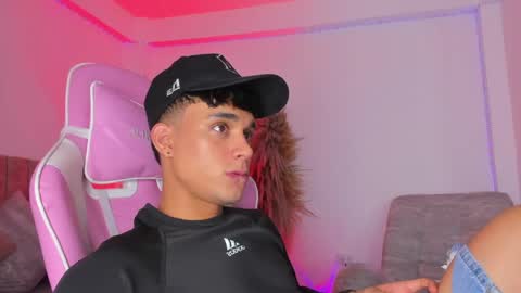 AXEL online show from 05-19-26, 01:06