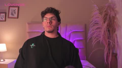 Yooung King  online show from 02-28-26, 04:24