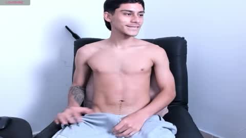 axel davis  online show from 11-24-25, 05:34