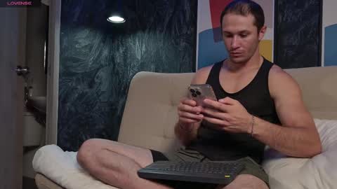 Axel Fairchaild online show from 11-09-25, 12:47