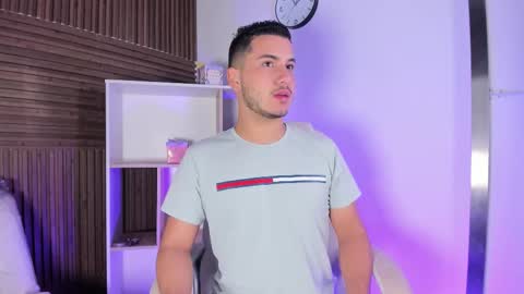 axel_grey_ online show from 10-25-25, 12:13