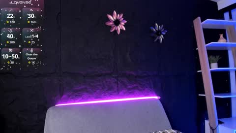 axel_grey_ online show from 12-19-25, 12:23