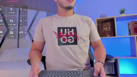 axel_grey_ online show from 04-23-26, 01:57