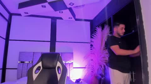 axel_grey_ online show from 06-07-26, 05:22