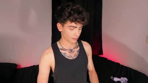 Snapshot of axel_inkshade chatting on 06-13-26, 01:14 Axel online show from 06-13-26, 01:14