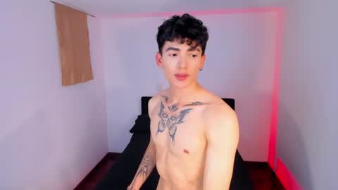 Snapshot of axel_inkshade chatting on 07-31-26, 11:26 Axel online show from 07-31-26, 11:26