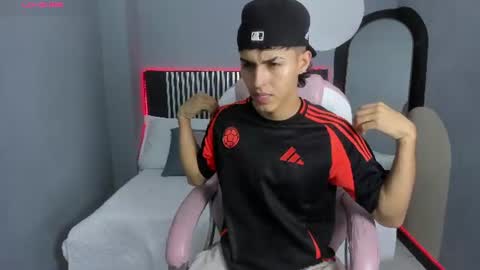 Snapshot of axel_mendoza_ chatting on 06-17-26, 08:21 A X E L online show from 06-17-26, 08:21