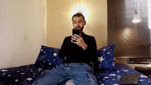 Axel Moon online show from 11-11-25, 07:36