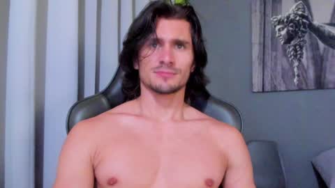 Axel online show from 12-30-24, 11:38