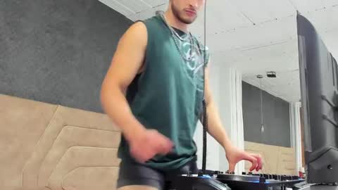 Axel  online show from 05-05-26, 12:46