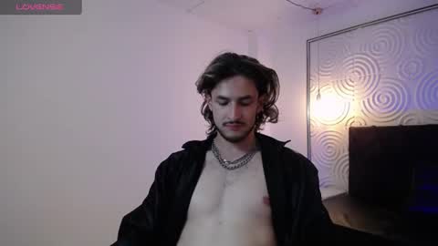 Axel  online show from 07-02-26, 03:29
