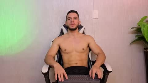 Axel  online show from 05-22-26, 03:28