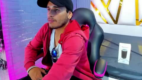 Snapshot of axell_cross2 chatting on 02-11-25, 07:05 Axell Cross2 online show from 02-11-25, 07:05