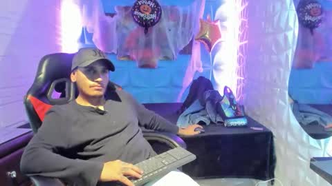 Snapshot of axell_cross2 chatting on 11-02-25, 06:38 Axell Cross2 online show from 11-02-25, 06:38