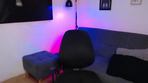 axell online show from 12-17-25, 12:16