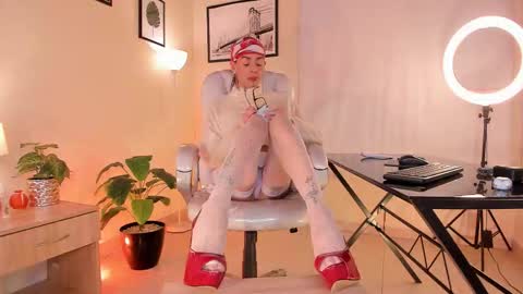 Snapshot of axellcollins chatting on 12-04-25, 10:51 im your little femboy ALEX online show from 12-04-25, 10:51