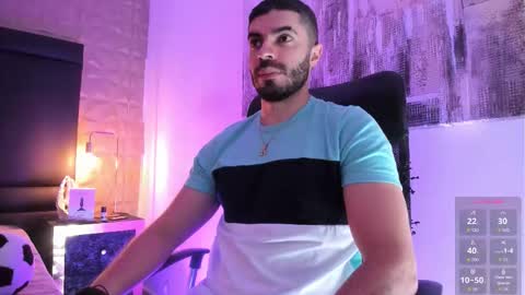 Snapshot of axelthompsom chatting on 09-19-25, 11:11 Axel Thompsom online show from 09-19-25, 11:11