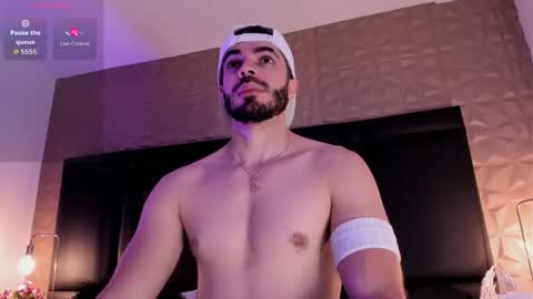 Snapshot of axelthompsom chatting on 09-27-25, 11:26 Axel Thompsom online show from 09-27-25, 11:26