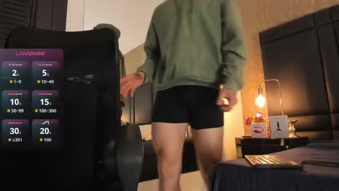 Snapshot of axelthompsom chatting on 10-02-25, 11:39 Axel Thompsom online show from 10-02-25, 11:39