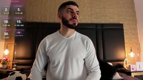 Snapshot of axelthompsom chatting on 10-11-25, 11:20 Axel Thompsom online show from 10-11-25, 11:20