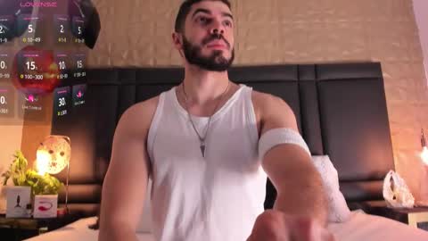 Snapshot of axelthompsom chatting on 10-18-25, 12:39 Axel Thompsom online show from 10-18-25, 12:39