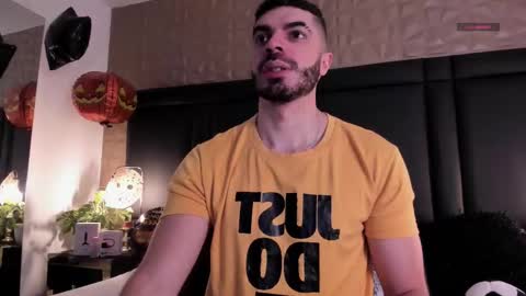 Snapshot of axelthompsom chatting on 10-28-25, 11:58 Axel Thompsom online show from 10-28-25, 11:58