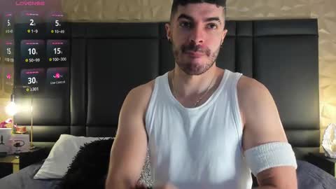 Snapshot of axelthompsom chatting on 11-05-25, 11:43 Axel Thompsom online show from 11-05-25, 11:43